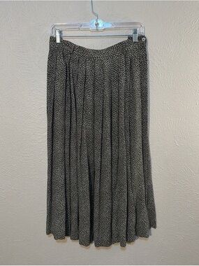 Pleated Midi Skirt in Green and White